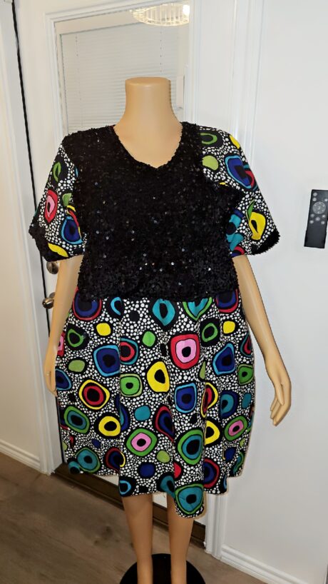 NOIR GLIMMER has a refined, luxury meaning: Noir (French): black, darkness, depth — often associated with elegance, mystery, and timeless sophistication. Glimmer: a soft, subtle shine — not loud sparkle, but controlled, refined brilliance.