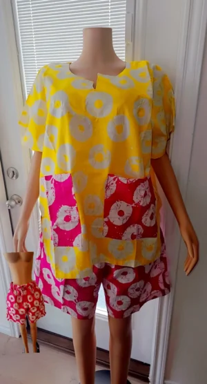 The Sola Rosa/Azul Adire Short Sleeve Set is effortless culture in style.